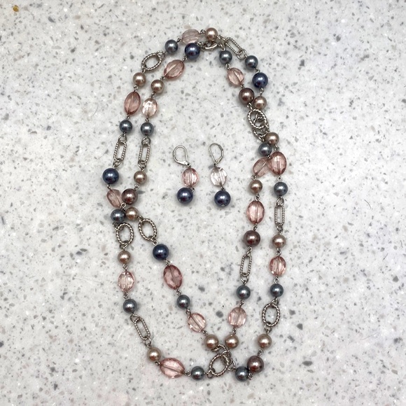 Pink and grey necklace and earring set - Picture 1 of 2